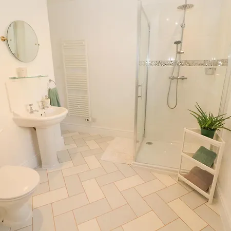 別荘 Hillside Hideaway